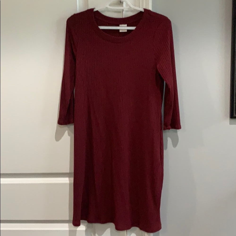 Maroon 3/4 sleeve dress